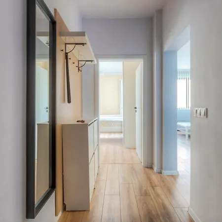 Elegance - Spacious Center