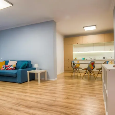 Апартаменты Elegance - Spacious Center *